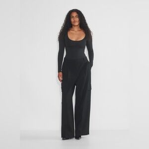 NEW Aritzia Contour Scoopneck Longsleeve, black, size L